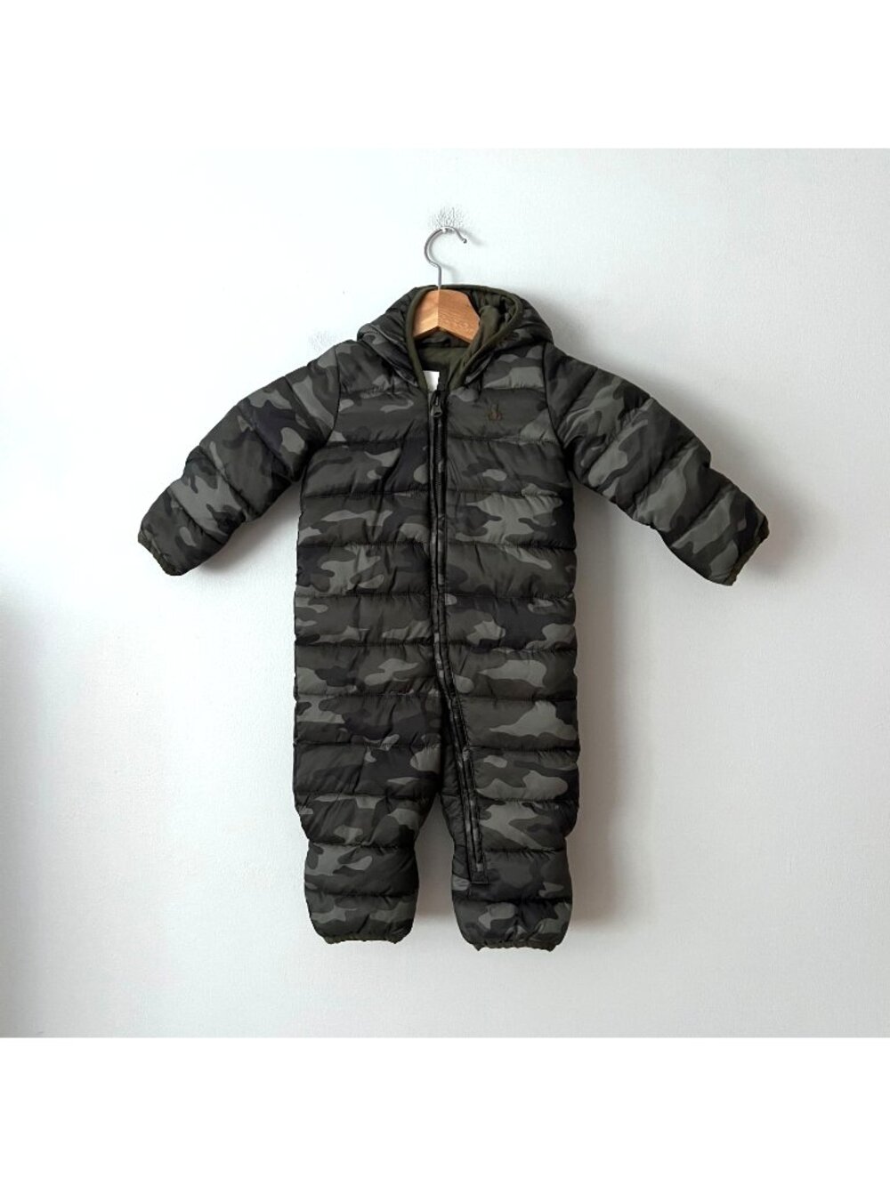Baby GAP Camo Snowsuit Infant Size 6-12 Months